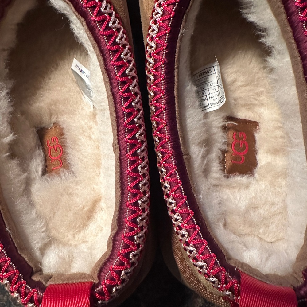 UGG Women's Tazz- Size 10 - Picture 7 of 8
